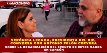 VERÓNICA LEZAMA, PRESIDENTA DEL DIF, CONVERSA CON ANTONIO PELÓN CERVERA SOBRE LA ORGANIZACIÓN DEL EVENTO DE REYES MAGOS EN CANCÚN