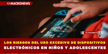 LOS RIESGOS DEL USO EXCESIVO DE DISPOSITIVOS ELECTRÓNICOS EN NIÑOS Y ADOLESCENTES